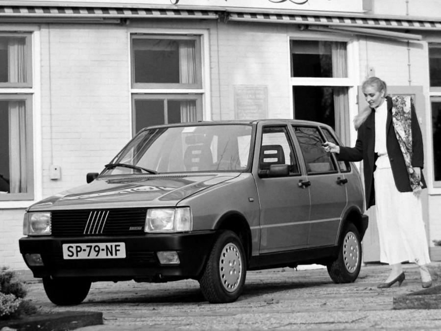  Fiat Uno 5-Door 1983 года  (фото 7 из 8)